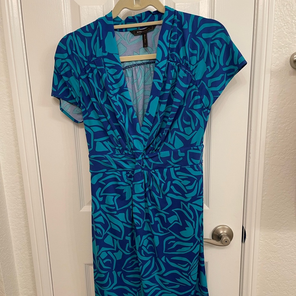 Gorgeous brand NEW BCBG flattering dress
